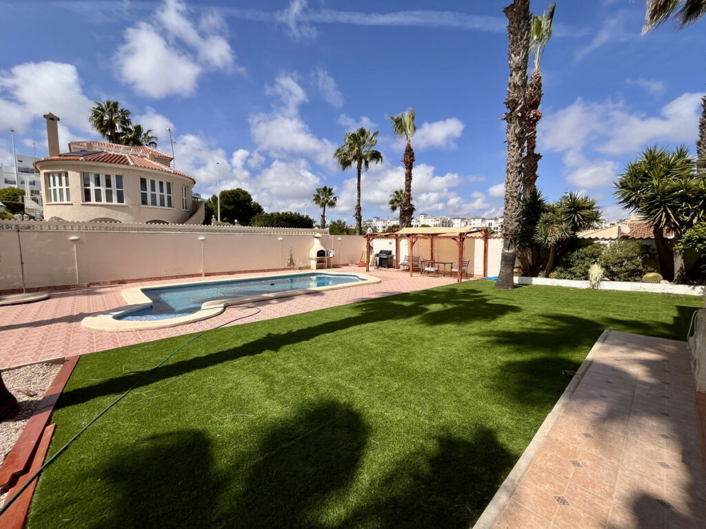 Detached Villa La Zenia Alicante - image 28