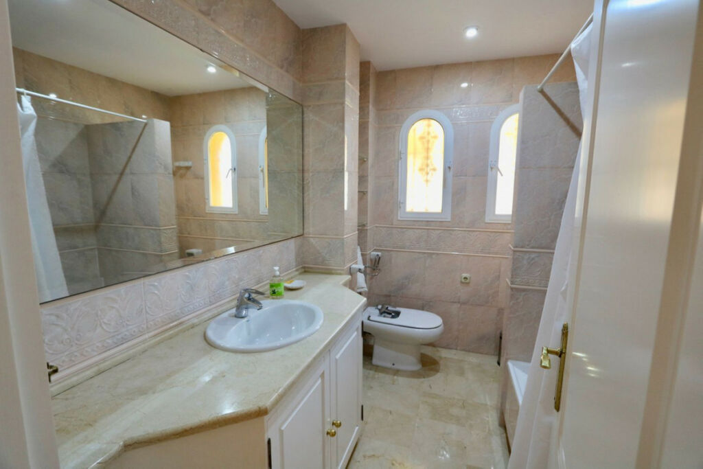 Detached Villa Sotogrande Costa Cádiz - image 28