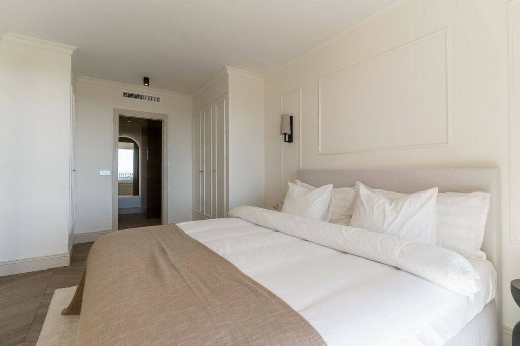 Townhouse Monte Halcones Málaga - image 28