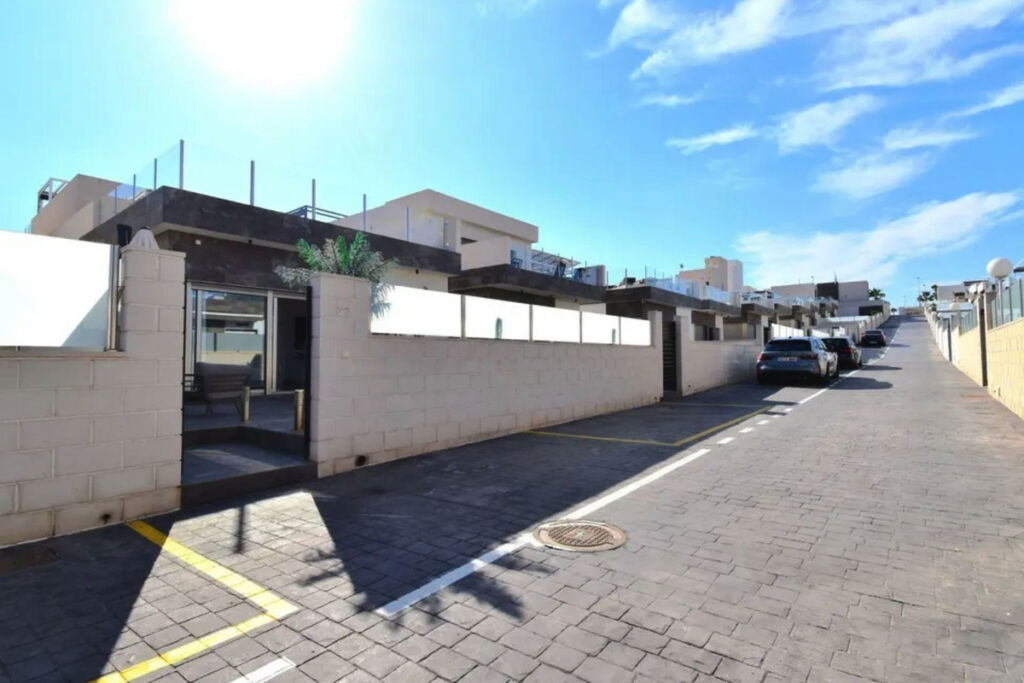 Detached Villa Villamartin Alicante - image 28