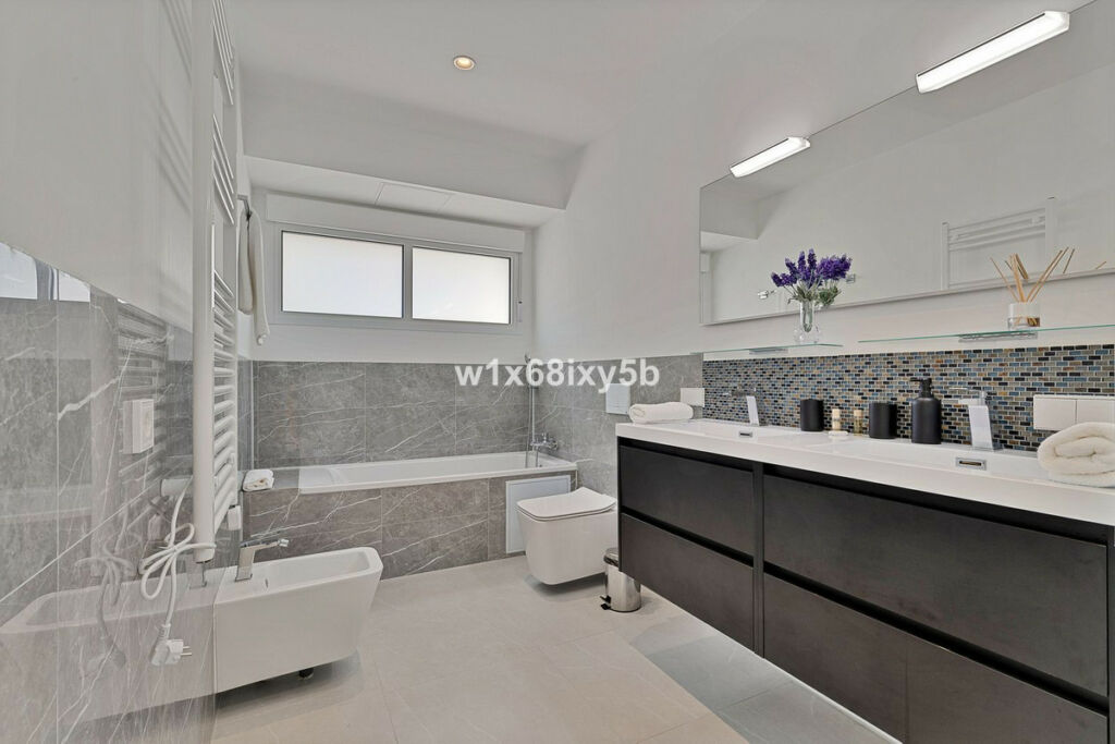Detached Villa San Pedro de Alcántara Málaga - image 28