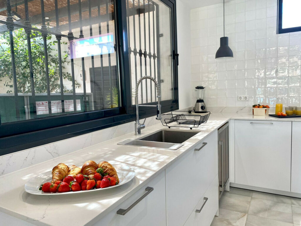 Detached Villa Nueva Andalucía Málaga - image 28