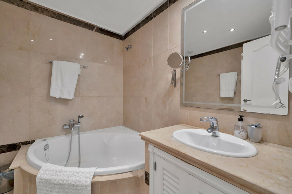 Ground Floor Apartment New Golden Mile Málaga - image 29