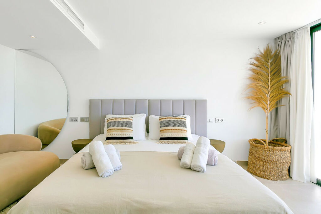 Detached Villa Cabopino Málaga - image 29