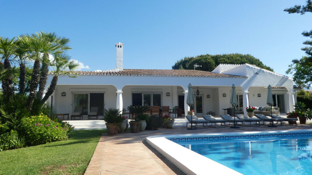 Detached Villa Estepona Málaga - image 29