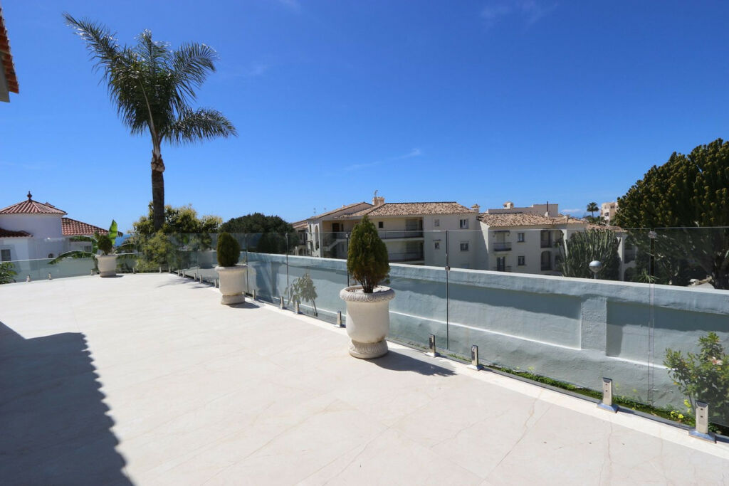 Detached Villa Riviera del Sol Málaga - image 26