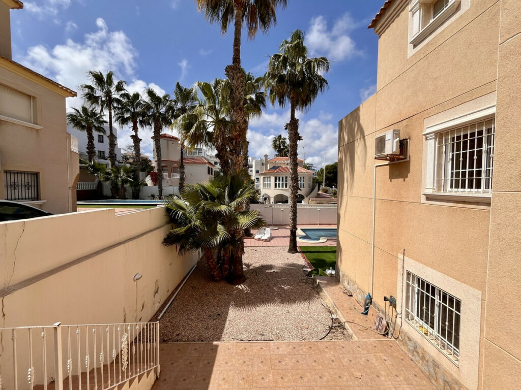 Detached Villa La Zenia Alicante - image 29