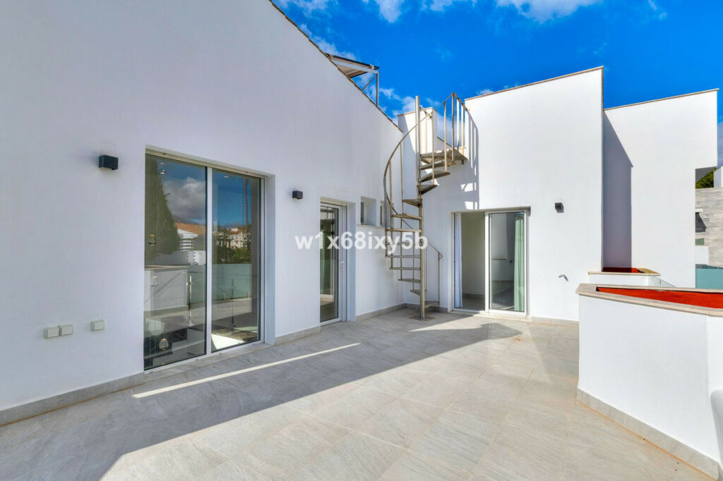 Detached Villa San Pedro de Alcántara Málaga - image 29
