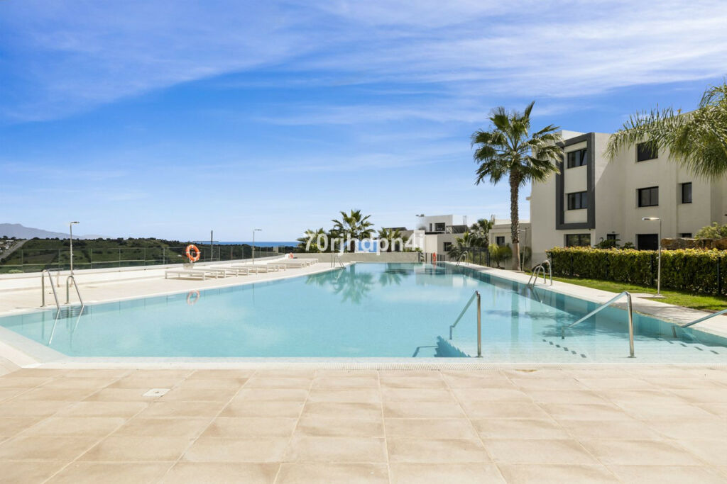 Middle Floor Apartment Estepona Málaga - image 29