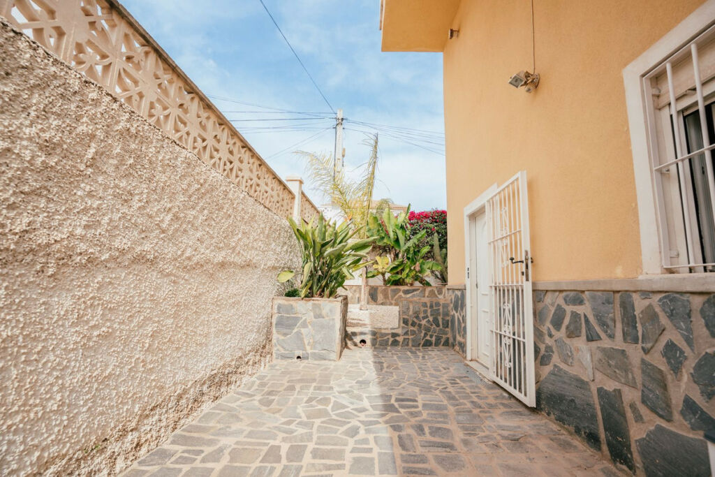 Detached Villa Villamartin Alicante - image 29