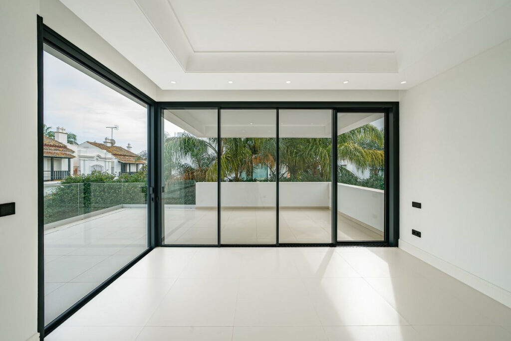 Detached Villa The Golden Mile Málaga - image 29