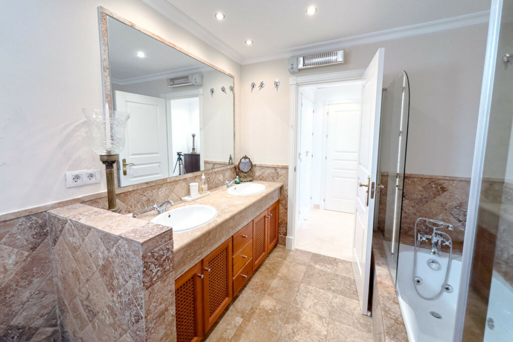 Penthouse Estepona Málaga - image 29