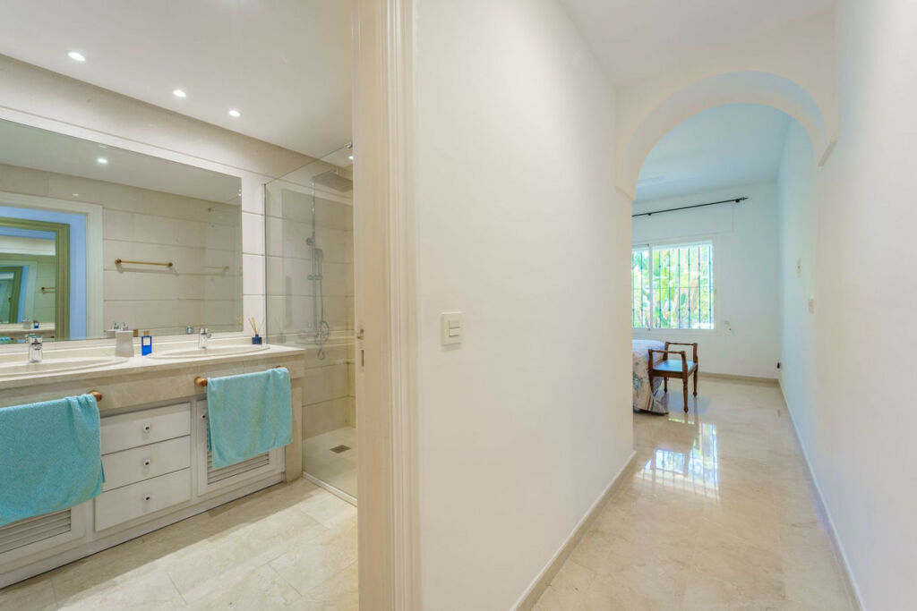 Ground Floor Apartment New Golden Mile Málaga - image 29