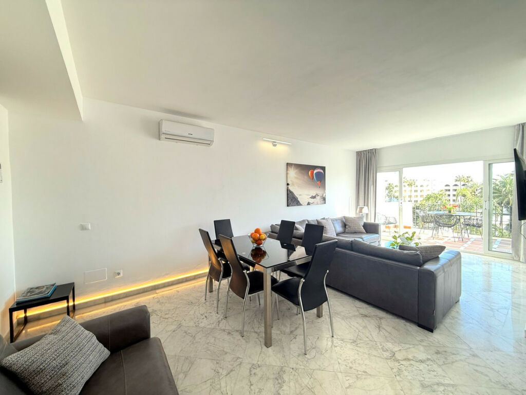 Penthouse Duplex Puerto Banús Málaga - image 3