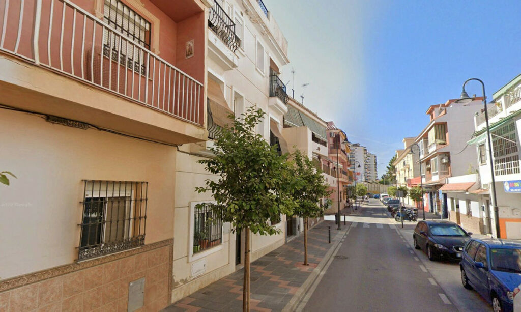 Ground Floor Apartment Las Lagunas Málaga - image 3