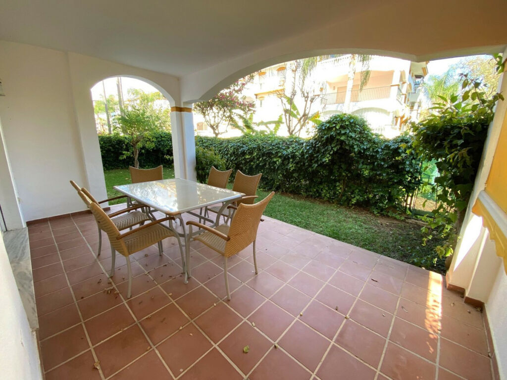 Ground Floor Apartment Nueva Andalucía Málaga - image 3
