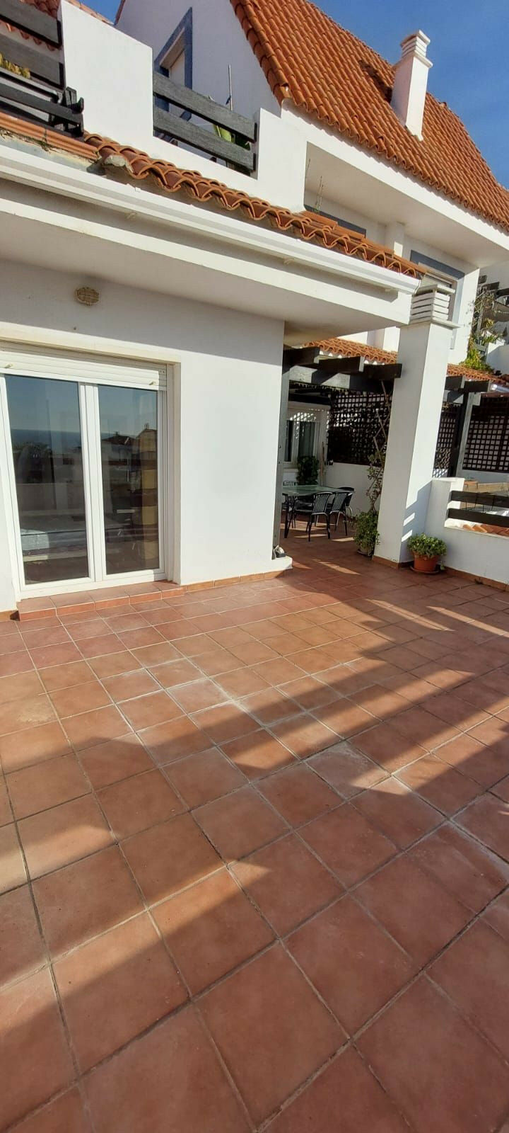 Middle Floor Apartment Manilva Málaga - image 3