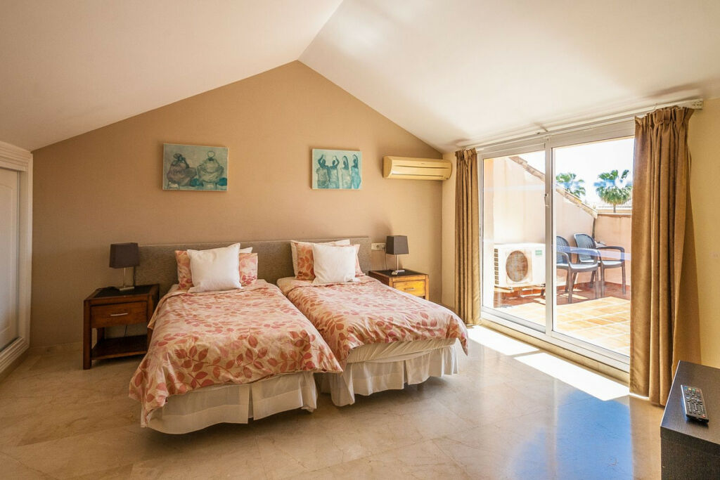 Penthouse Elviria Málaga - image 3