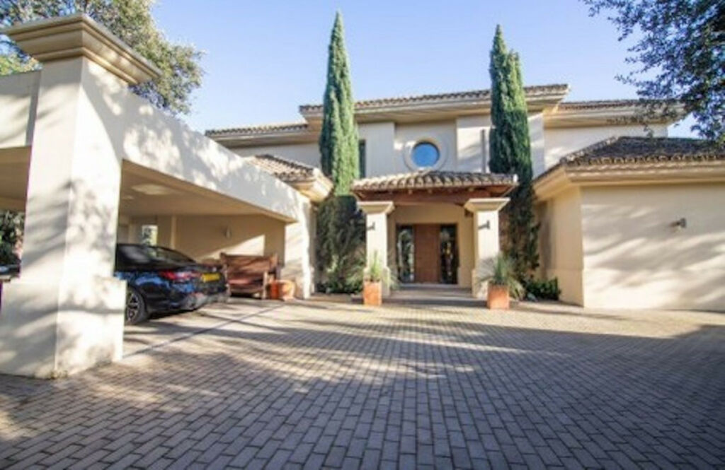 Detached Villa Sotogrande Alto Cádiz - image 3