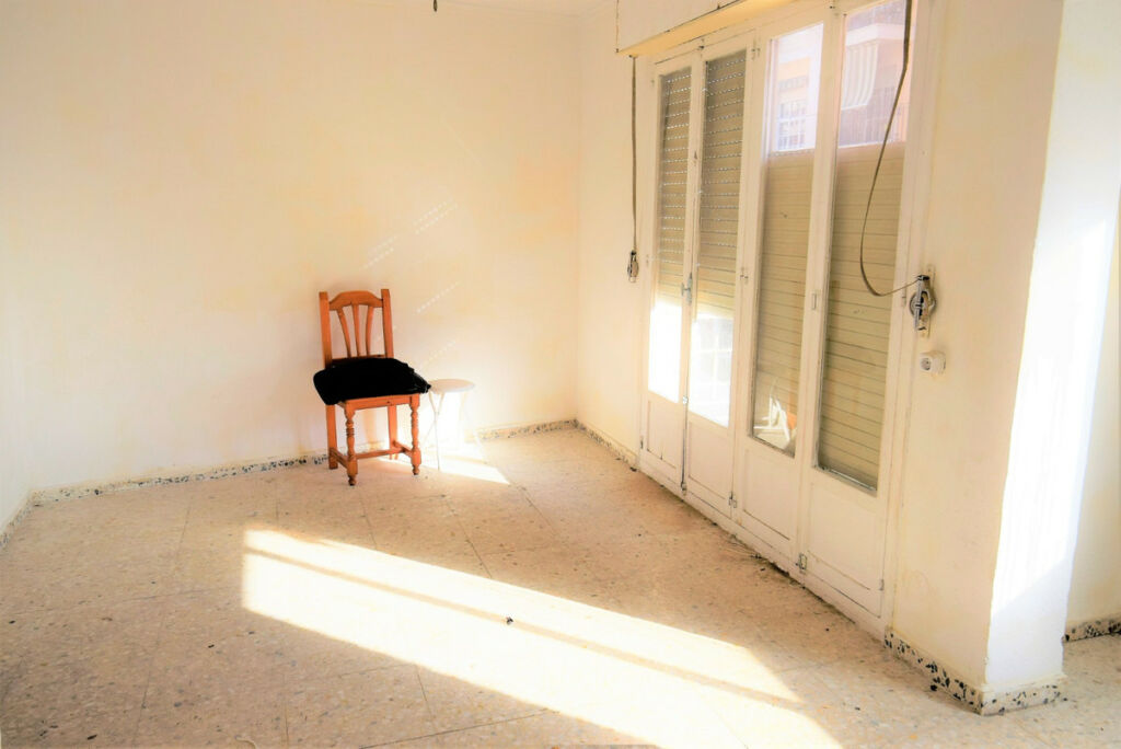 Middle Floor Apartment Guardamar del Segura Alicante - image 3