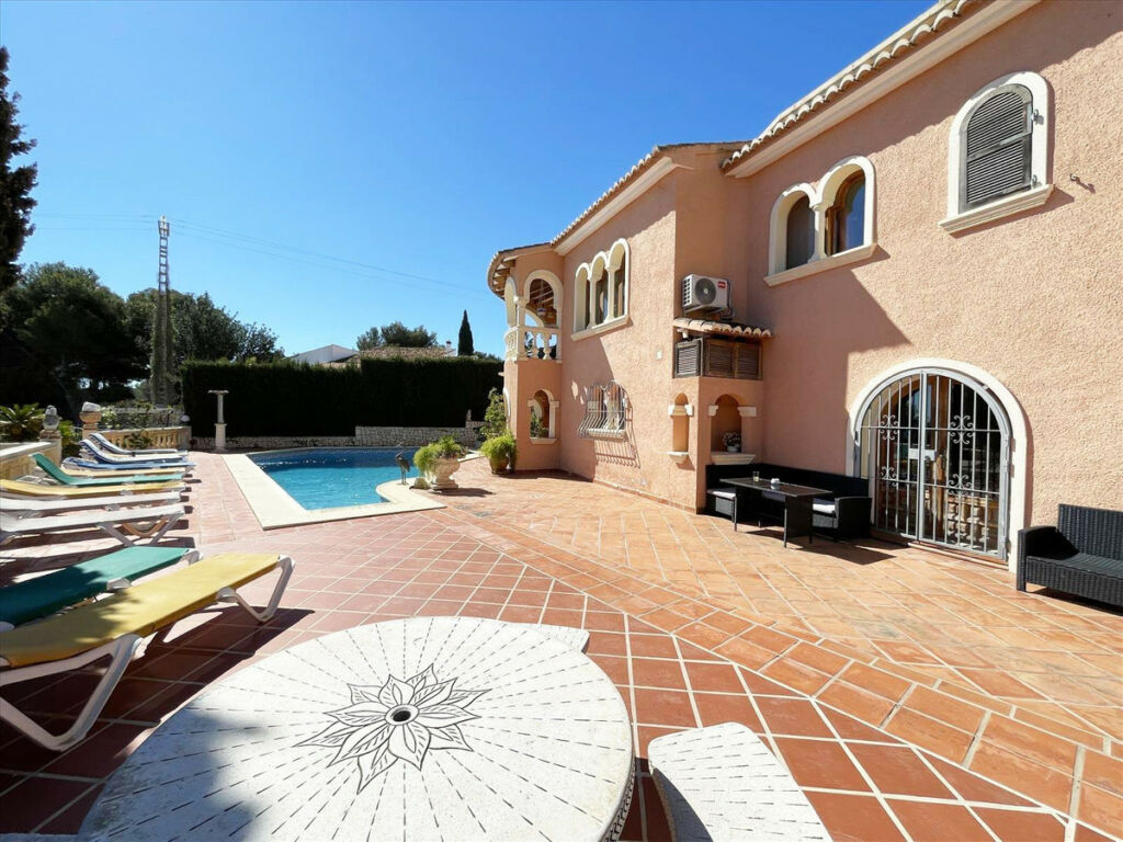 Detached Villa Benissa Alicante - image 3