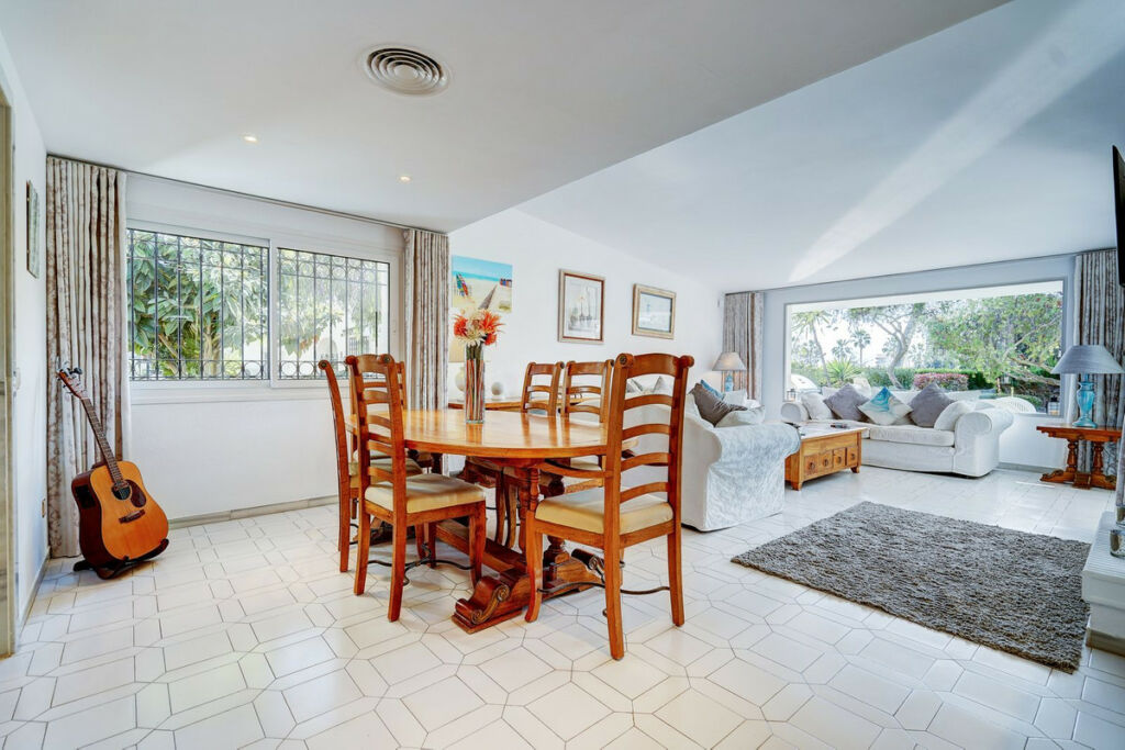 Semi-Detached House Miraflores Málaga - image 3