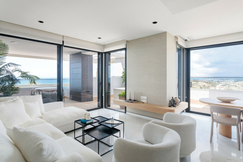 Middle Floor Apartment Benidorm Alicante - image 3