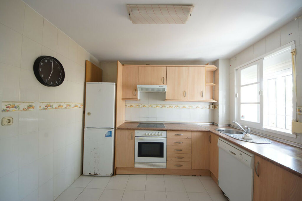 Ground Floor Apartment Estepona Málaga - image 3