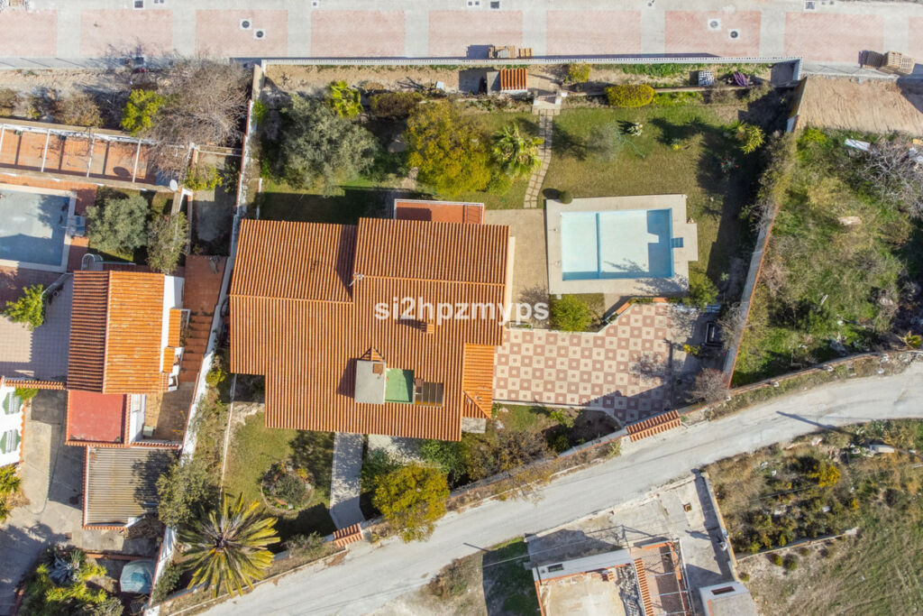 Detached Villa Nerja Málaga - image 3