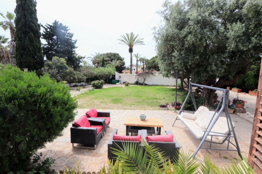 Detached Villa Cabo Roig Alicante - image 3