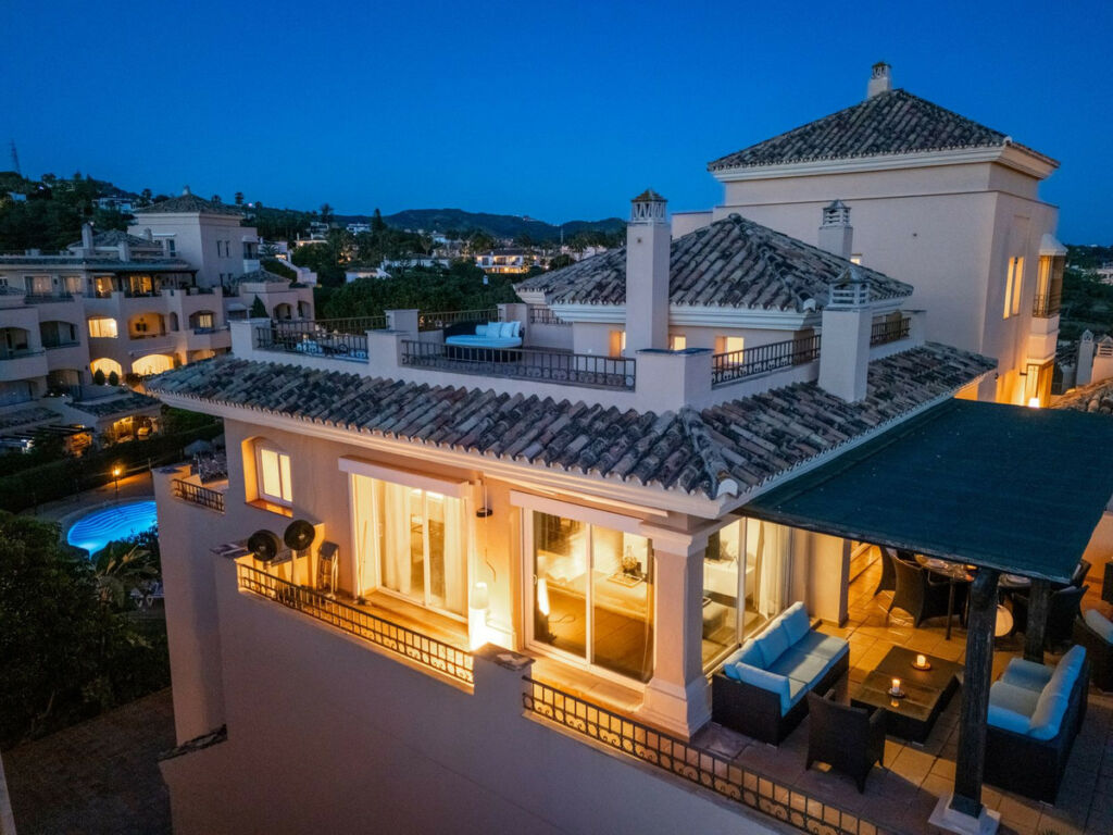 Penthouse Duplex Elviria Málaga - image 5
