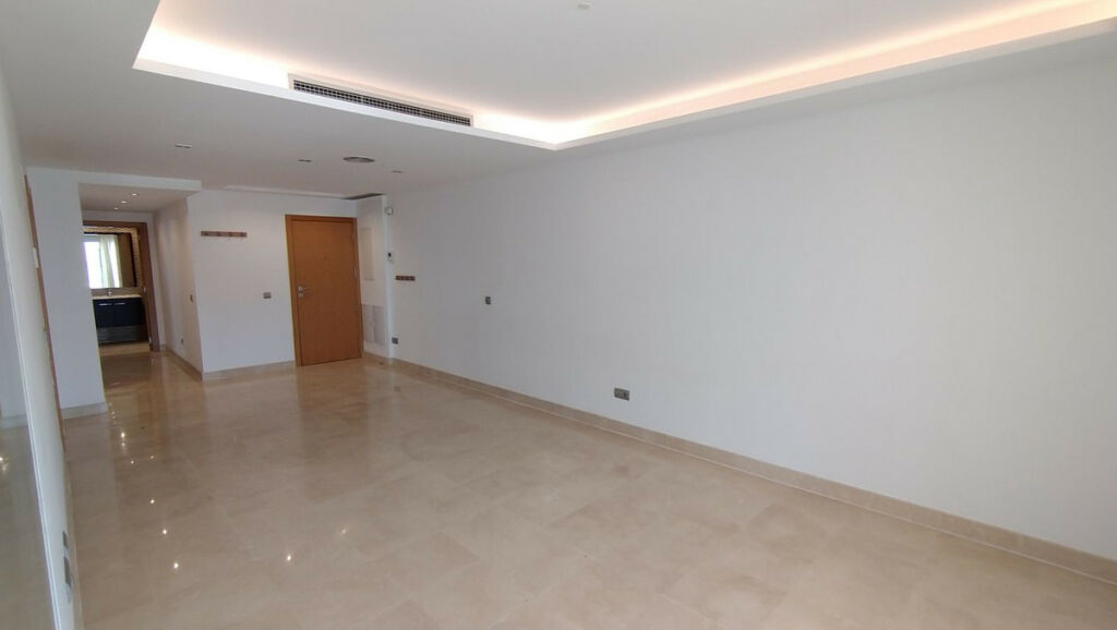 Middle Floor Apartment San Pedro de Alcántara Málaga - image 4
