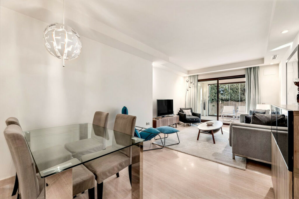 Ground Floor Apartment Nueva Andalucía Málaga - image 3