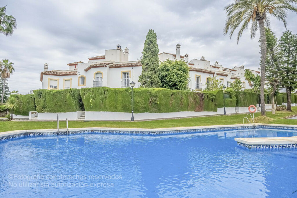 Townhouse New Golden Mile Málaga - image 3
