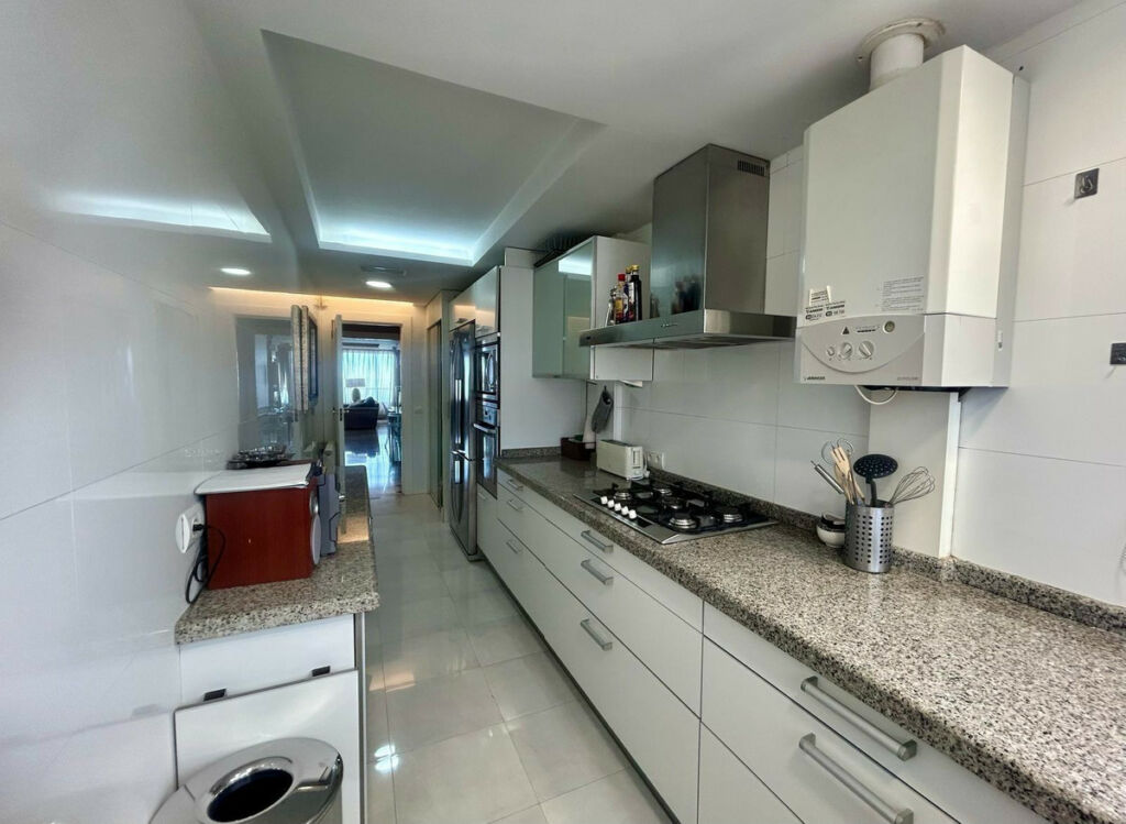 Middle Floor Apartment Benidorm Alicante - image 3