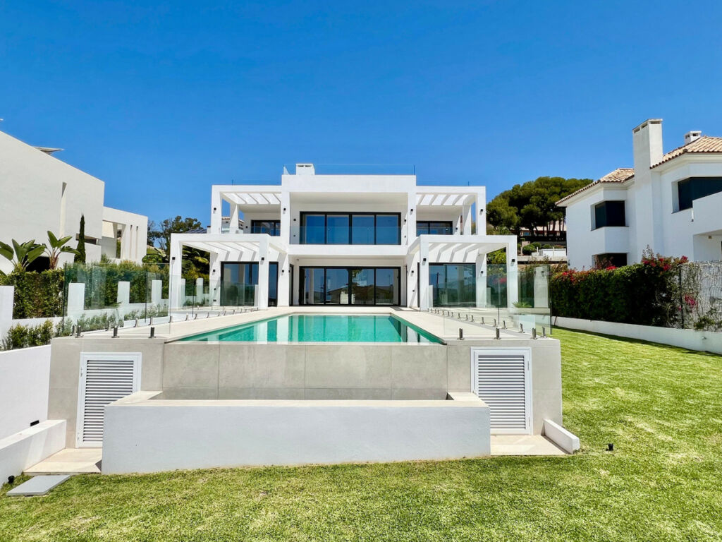 Detached Villa Marbella Málaga - image 3