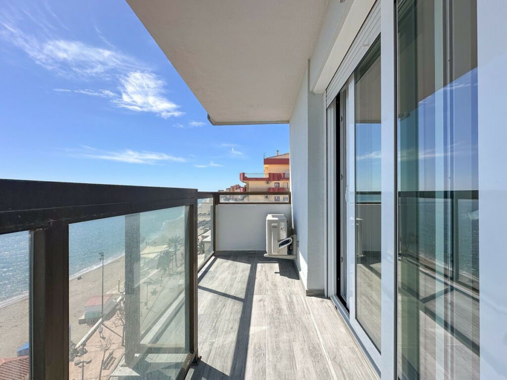 Middle Floor Apartment Fuengirola Málaga - image 3