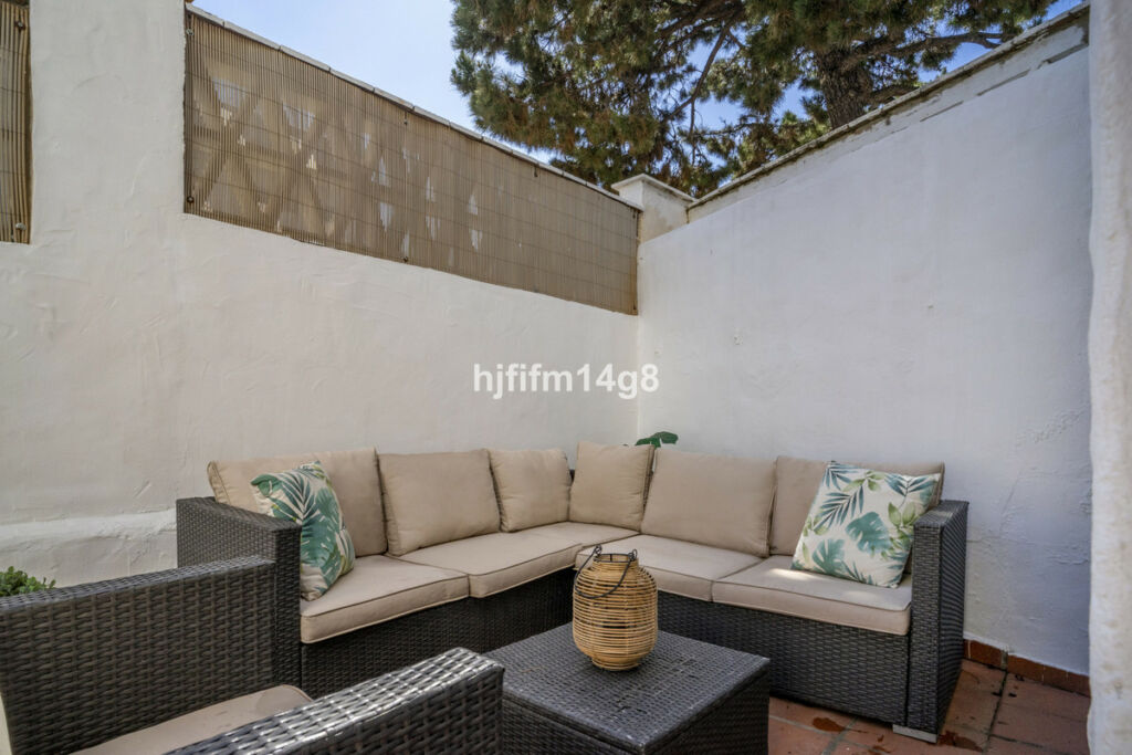 Ground Floor Apartment Nueva Andalucía Málaga - image 3