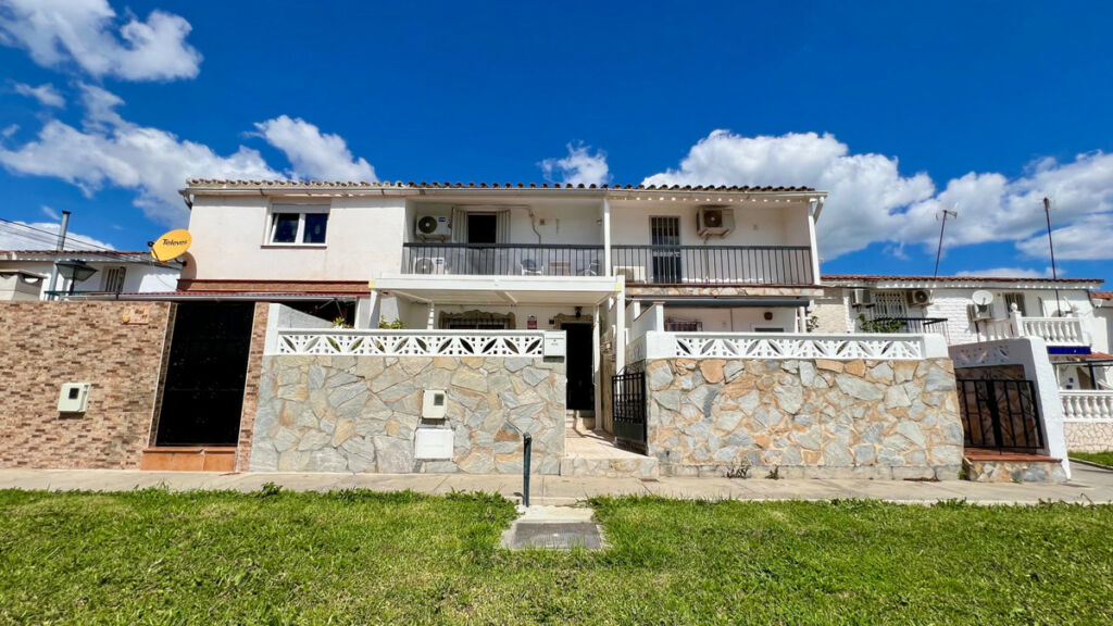 Townhouse Los Barrios Cádiz - image 3