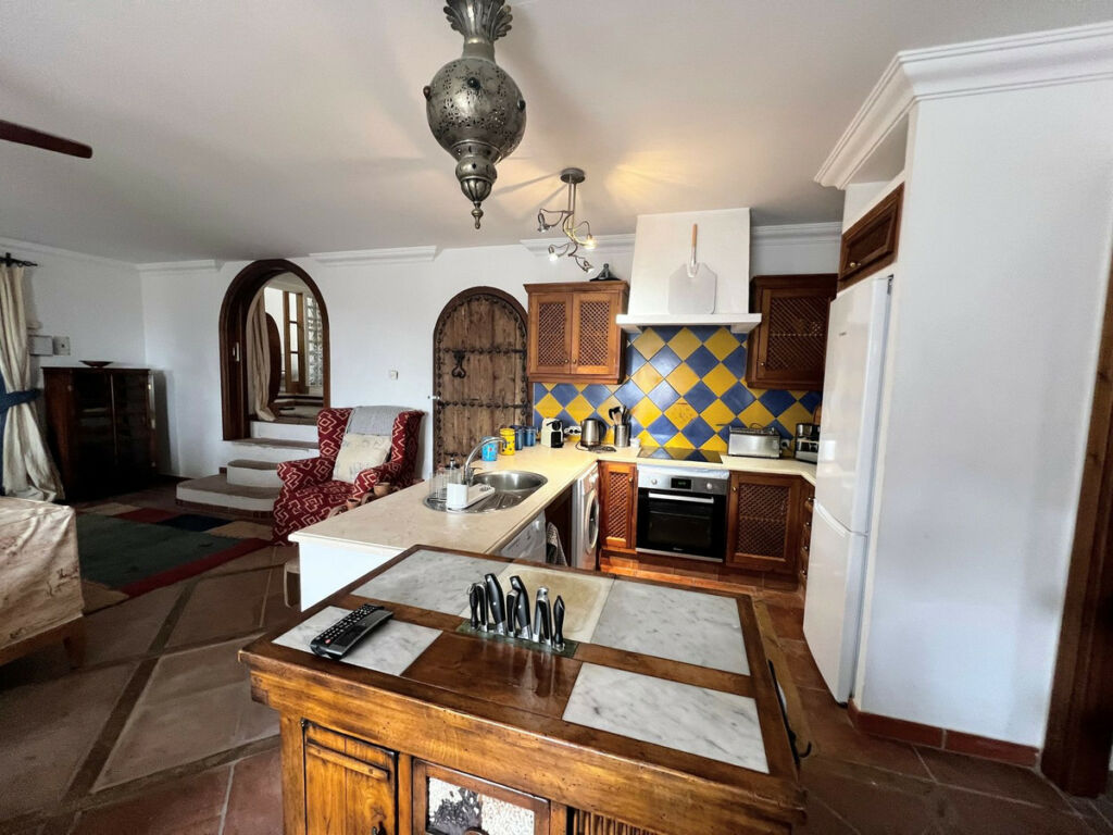 Middle Floor Apartment La Heredia Málaga - image 3