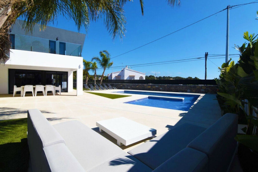 Detached Villa Calpe Alicante - image 3