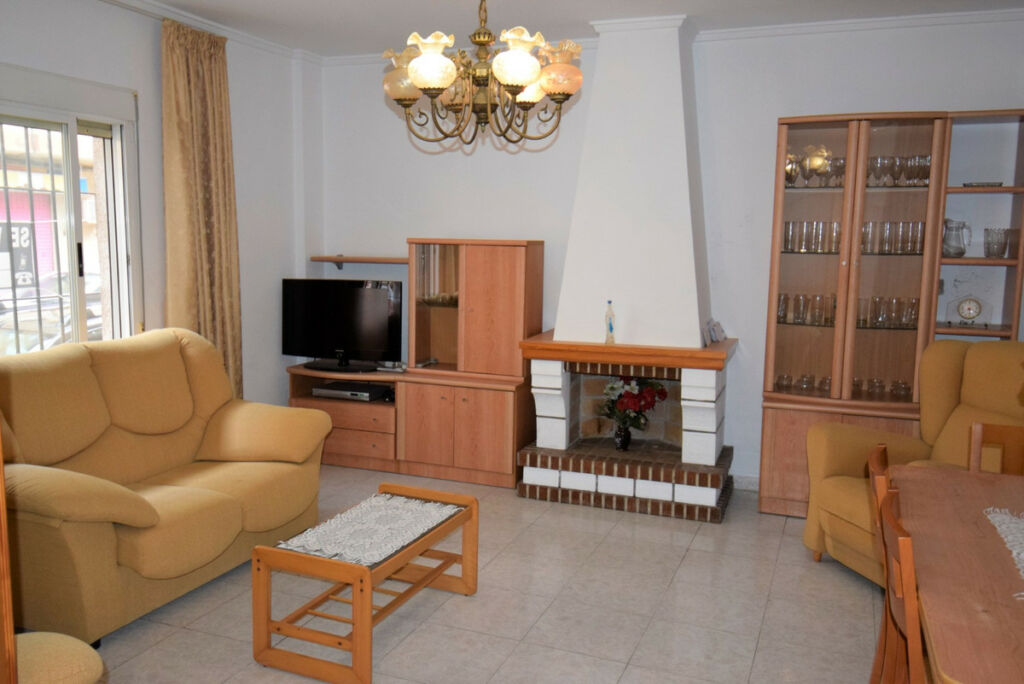 Townhouse Almoradi Alicante - image 3