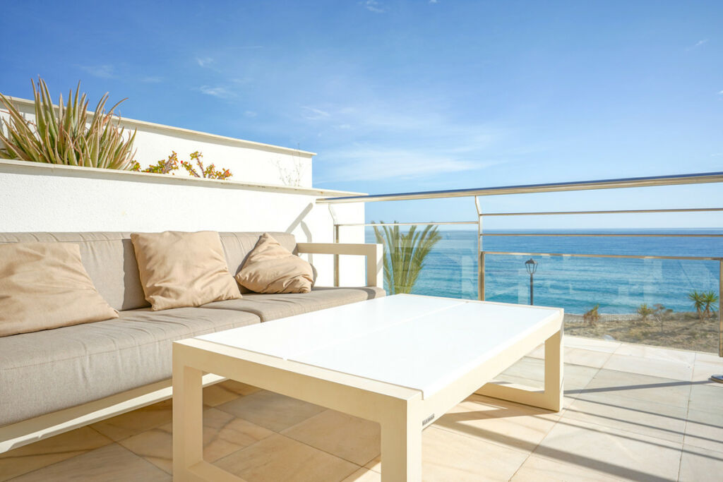 Middle Floor Apartment El Campello Alicante - image 3