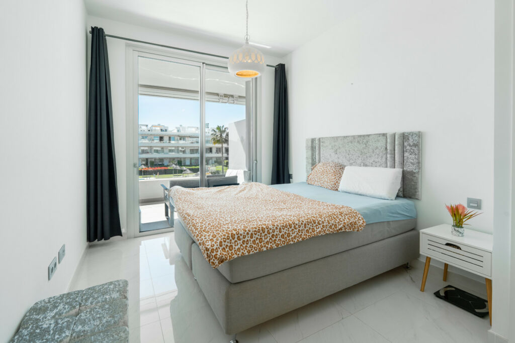 Middle Floor Apartment Estepona Málaga - image 14