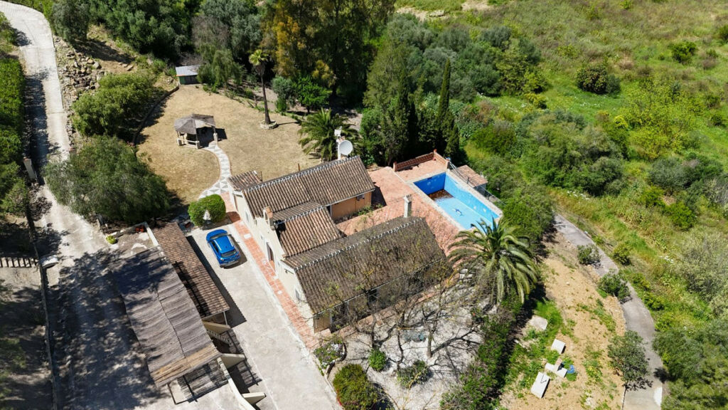 Detached Villa Coín Málaga - image 3