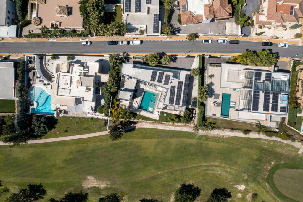 Detached Villa Benahavís Málaga - image 3