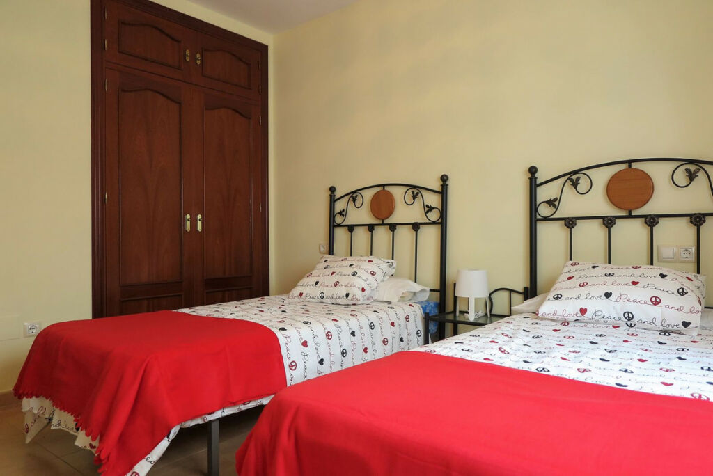 Top Floor Apartment Fuengirola Málaga - image 3