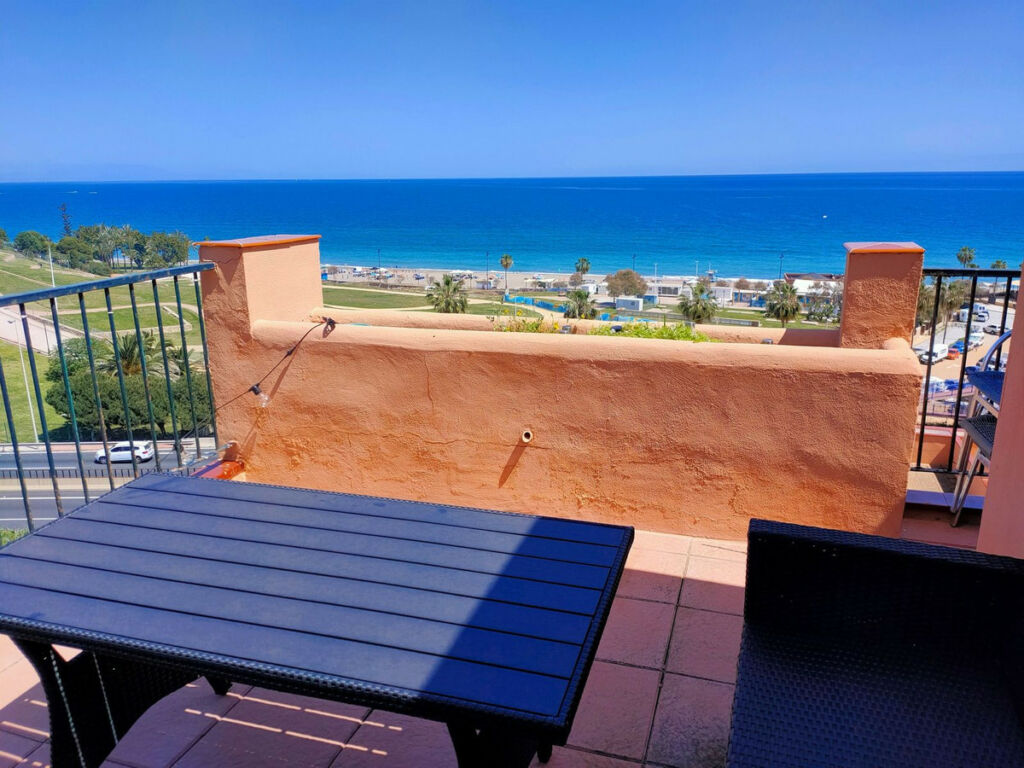 Penthouse Fuengirola Málaga - image 3
