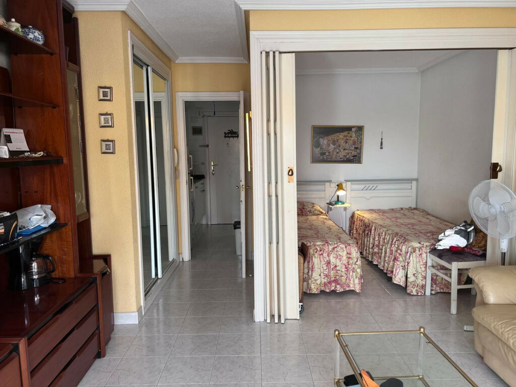 Middle Floor Apartment Benidorm Alicante - image 3