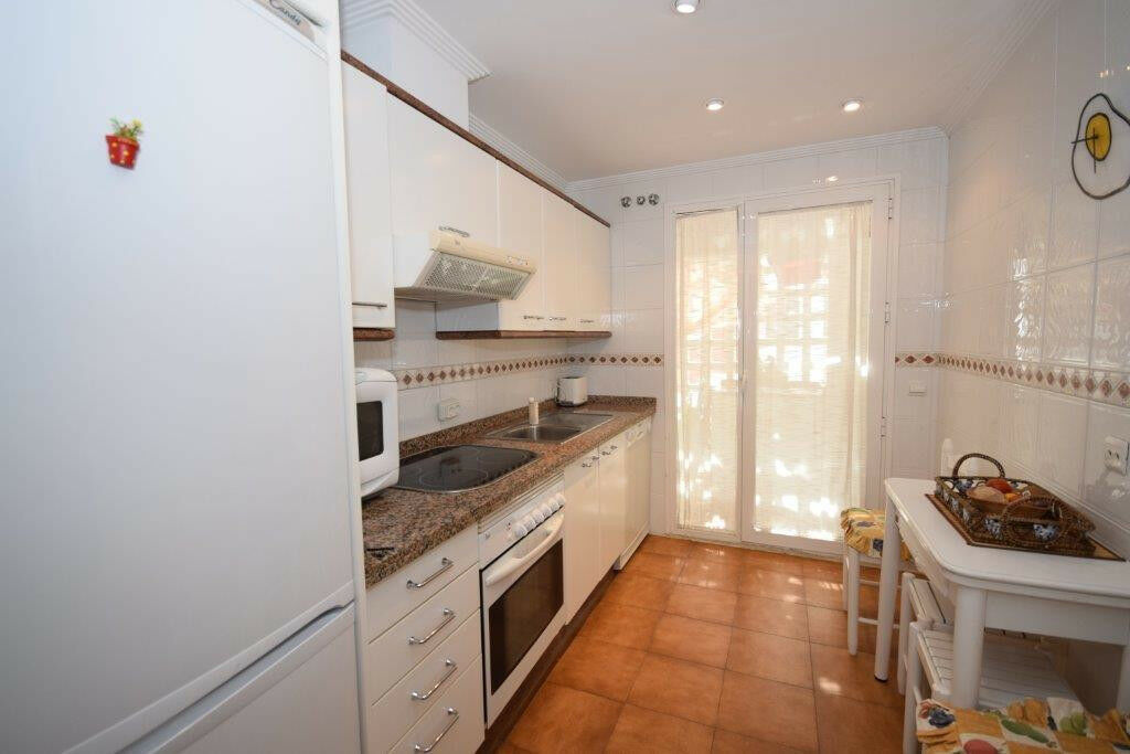 Middle Floor Apartment Puerto Banús Málaga - image 3